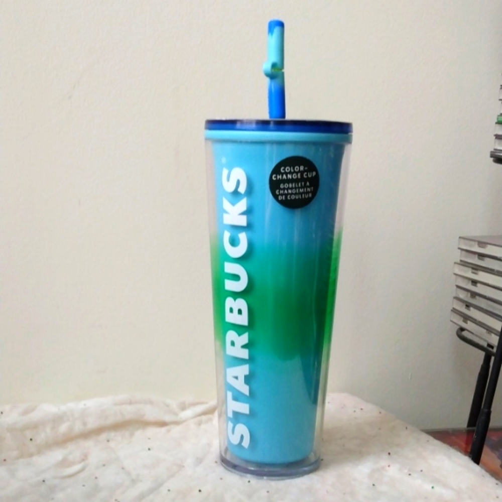 Starbucks insulated color-changing silicone straw covered tumbler, NWT